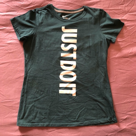 Nike Tops - 🌴 NIKE | Women's Olive Graphic Slim Fit Tee